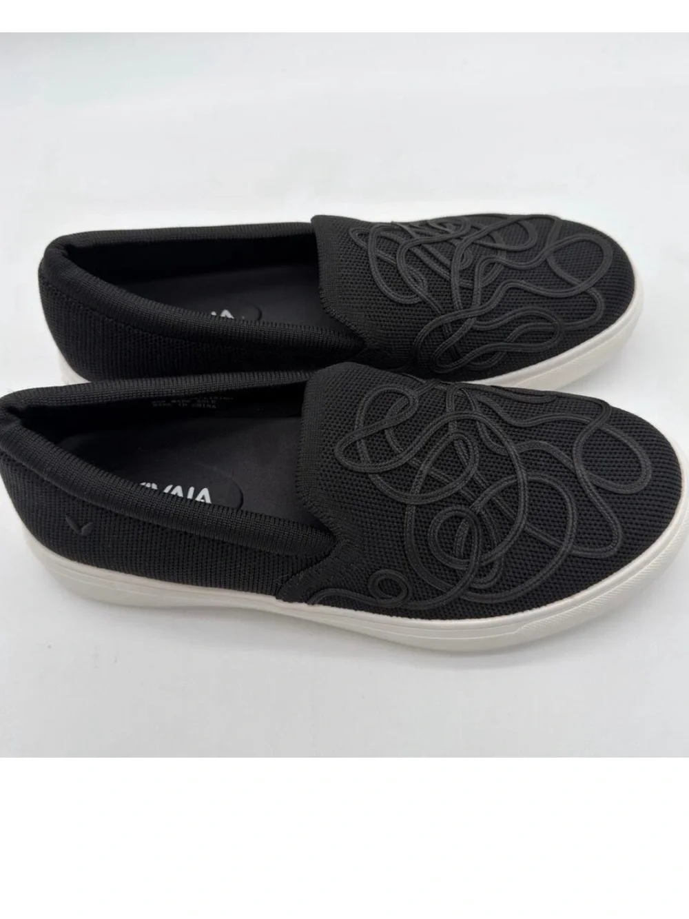 Vivaia V-Tune Embroidered Water resistant Knit Slip on Sneakers. Size 9